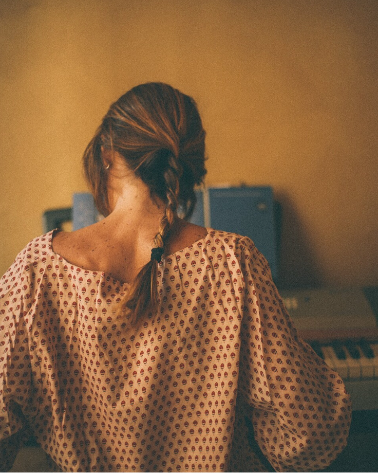 VESTIDO ESCOTE EN PICO Y MANGA 3/4 ROSA PALO