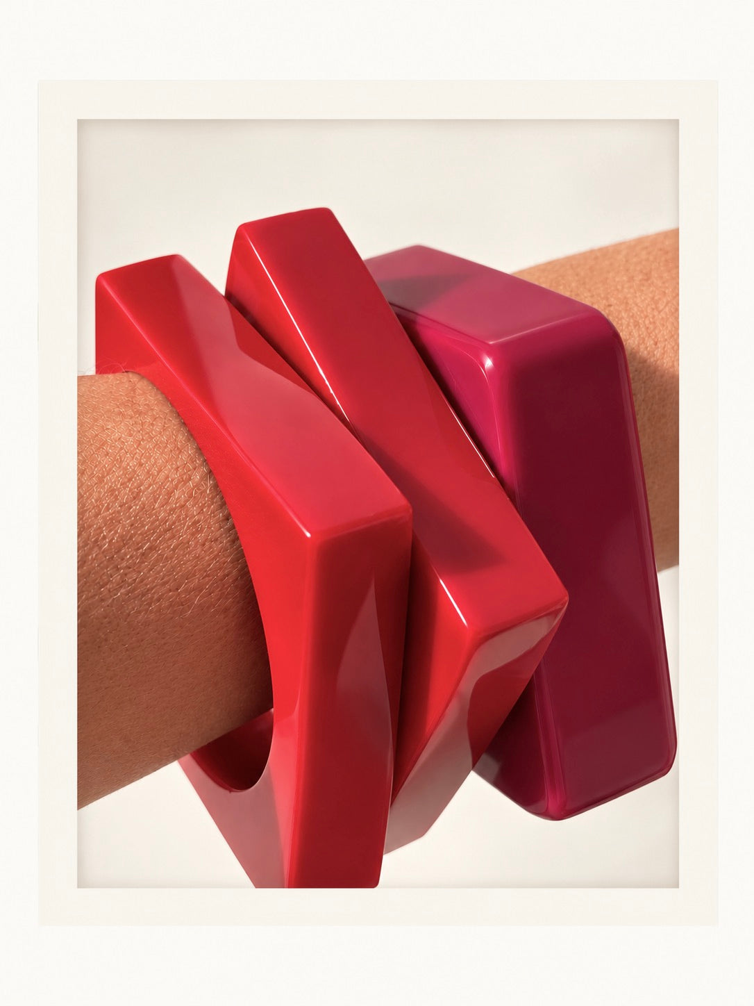 Pulseras cuadradas de resina