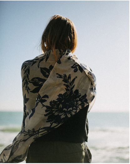 CHAL BABYCASHMERE FLOR AZUL