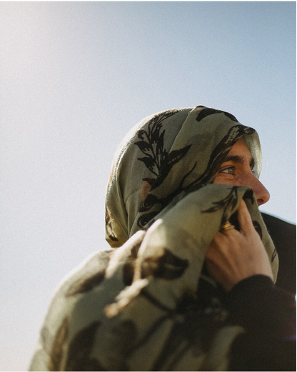 CHAL BABYCASHMERE FLOR NEGRA