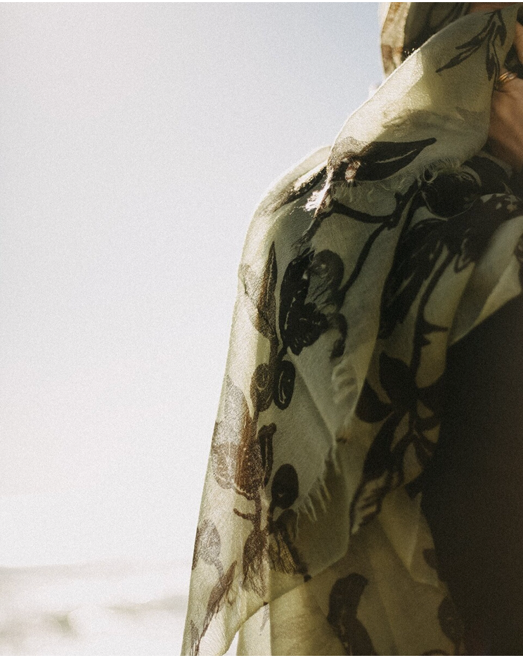 CHAL BABYCASHMERE FLOR NEGRA