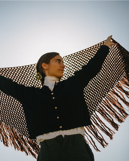 CHAL TRIANGULAR DE LANA MARRÓN CAFÉ