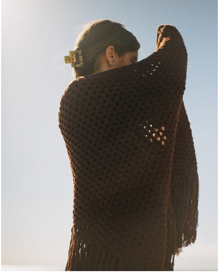 CHAL TRIANGULAR DE LANA MARRÓN CAFÉ