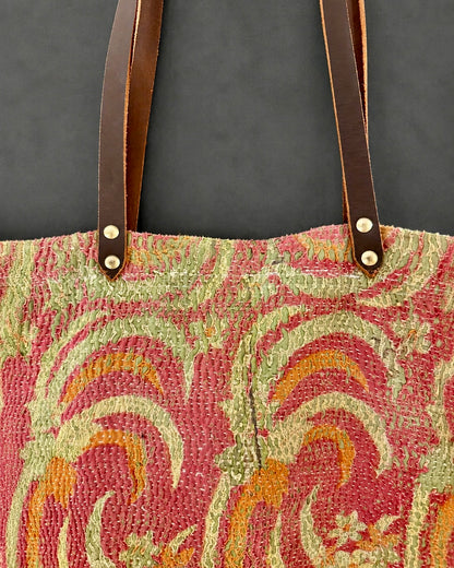 Bolsas 'Kantha' con asas de cuero