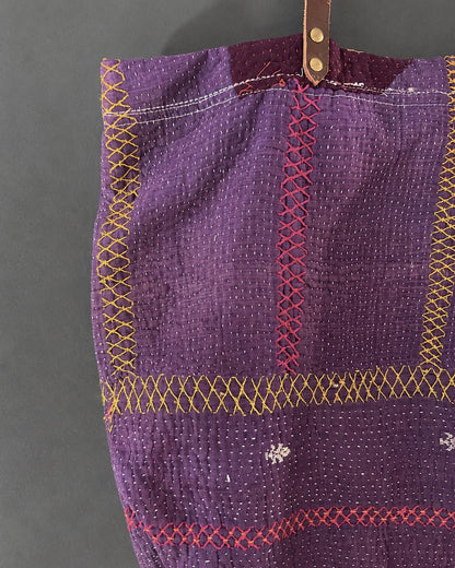 Bolsas 'Kantha' con asas de cuero