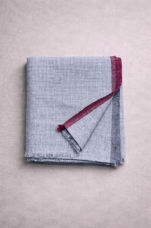 Chal Cashmere gris con ribetes granate y gris oscuro