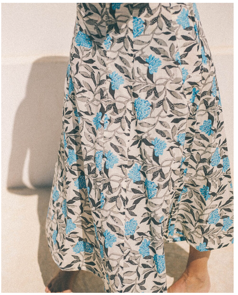 FALDA CON ESTAMPADO DE FLORES