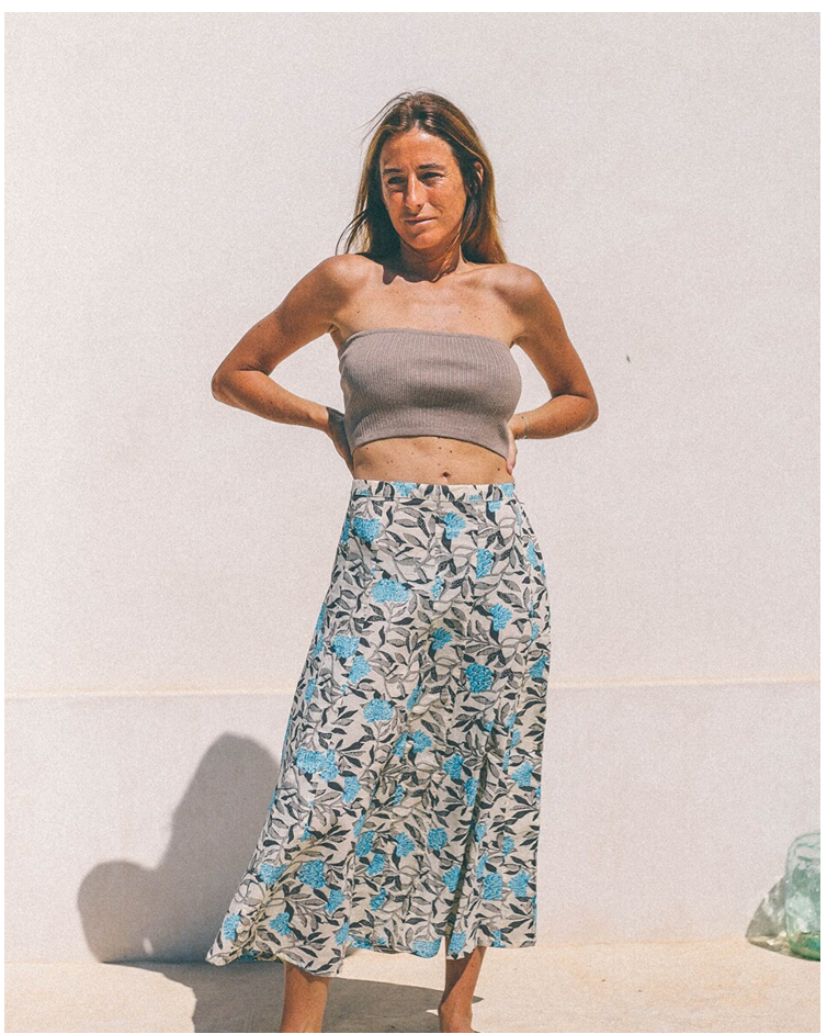 FALDA CON ESTAMPADO DE FLORES