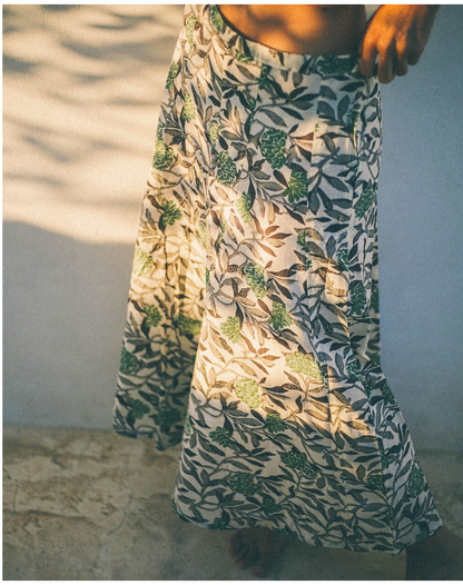 FALDA CON ESTAMPADO DE FLORES