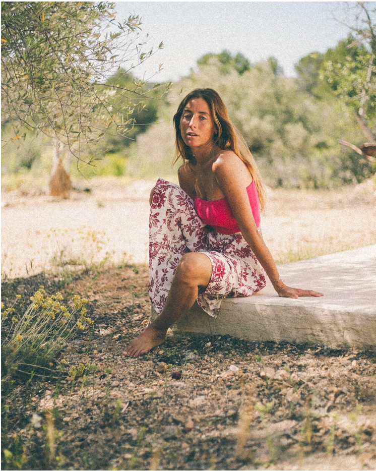 FALDA CON ESTAMPADO DE FLORES