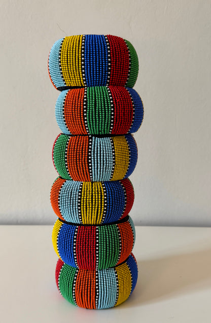 Pulsera madera y perlas de color