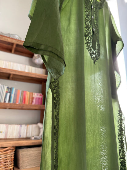 Kurta de seda bordada