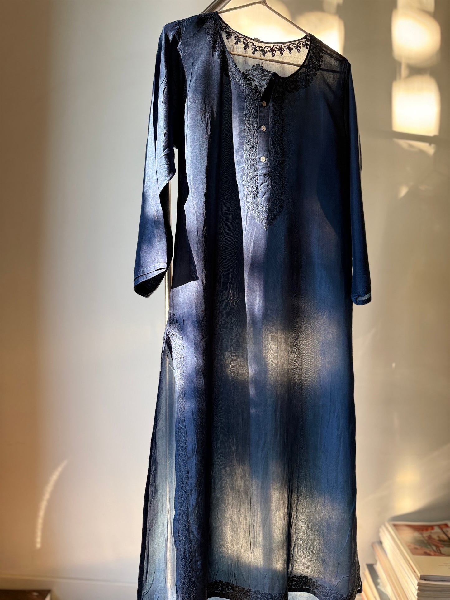 Kurta de seda bordada
