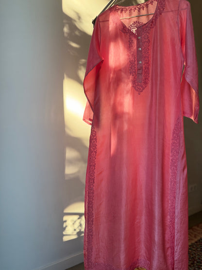 Kurta de seda bordada