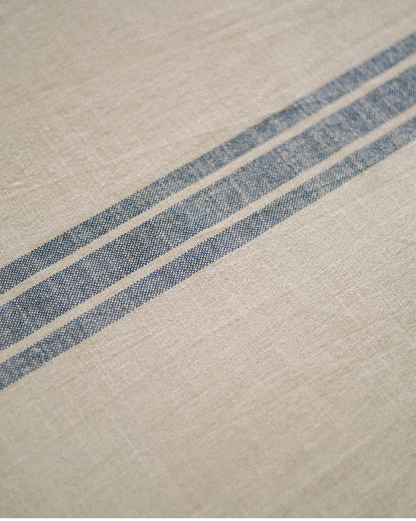 MANTEL DE ALGODON CON LINEAS AZULES 180x110cm