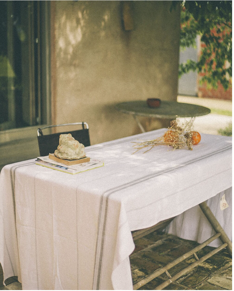 MANTEL DE ALGODON CON LINEAS GRISES 300x125cm