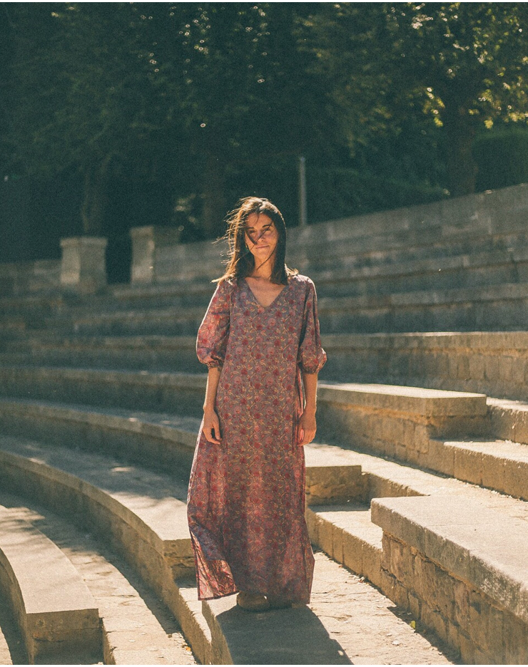 VESTIDO ESCOTE EN PICO Y MANGA 3/4