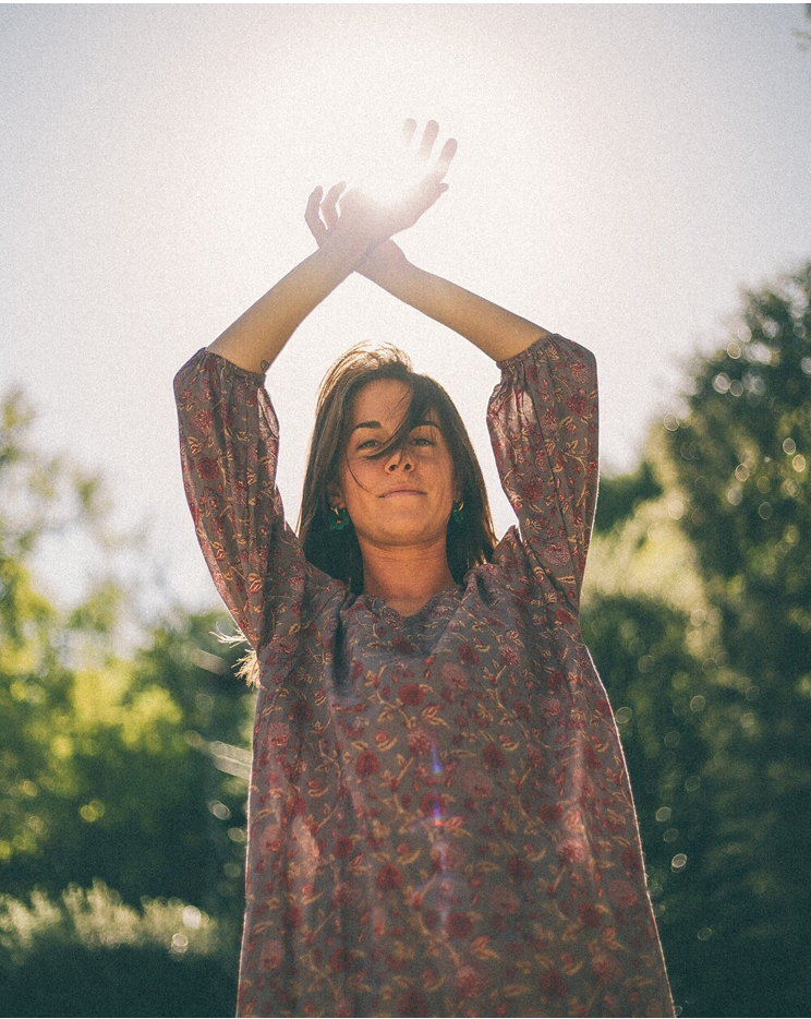 VESTIDO ESCOTE EN PICO Y MANGA 3/4