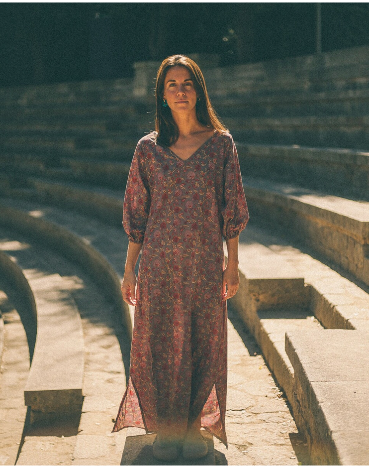 VESTIDO ESCOTE EN PICO Y MANGA 3/4