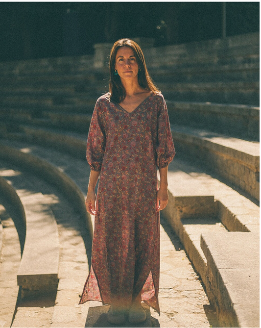 VESTIDO ESCOTE EN PICO Y MANGA 3/4