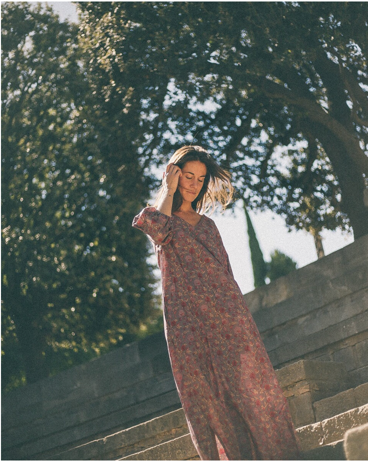 VESTIDO ESCOTE EN PICO Y MANGA 3/4